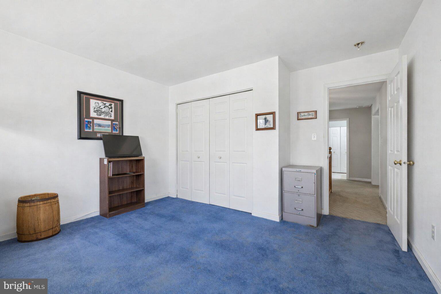 NEAR CLIFTON - Residential