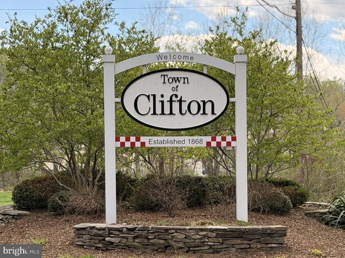 NEAR CLIFTON - Residential