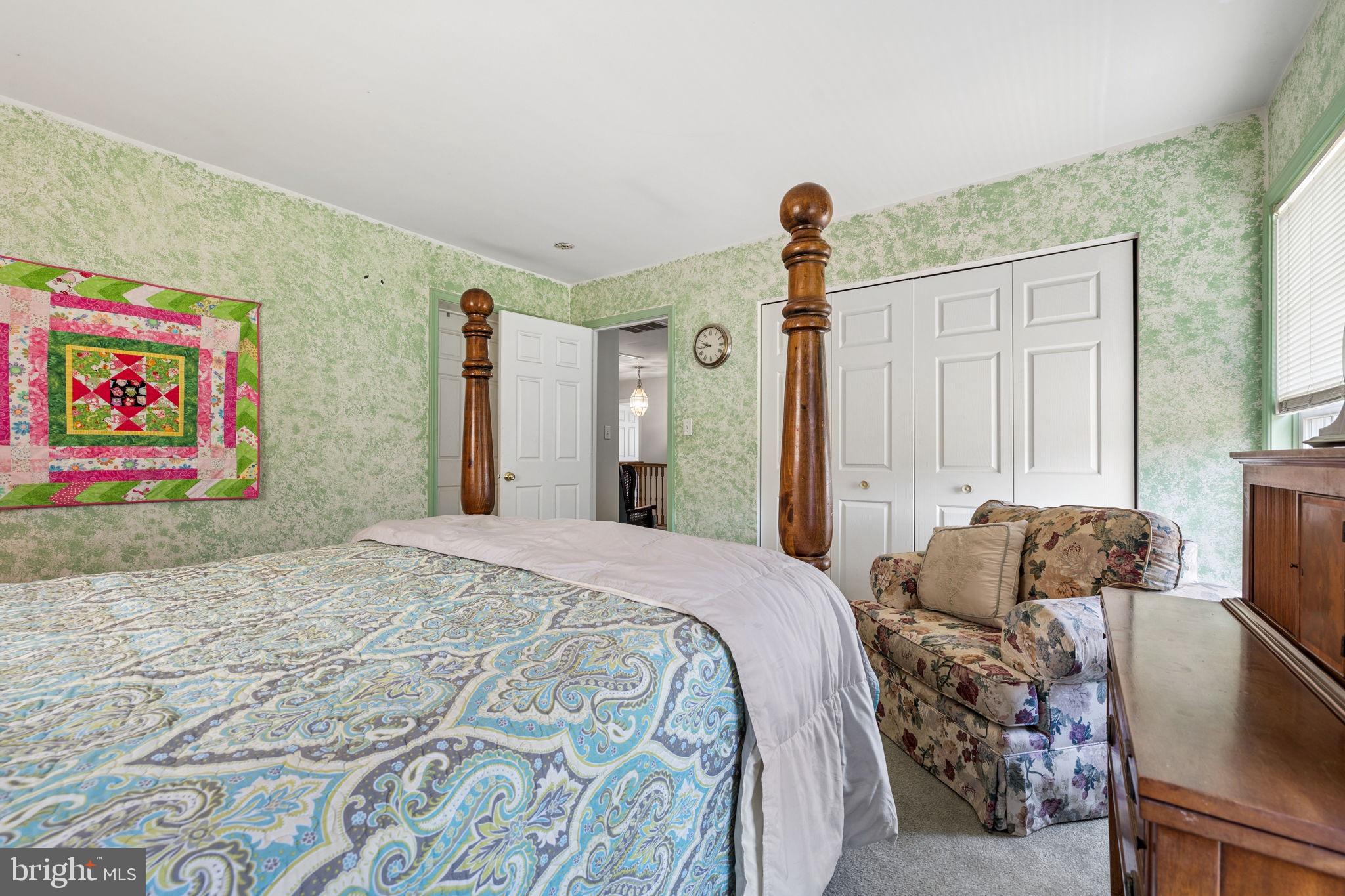 NEAR CLIFTON - Residential