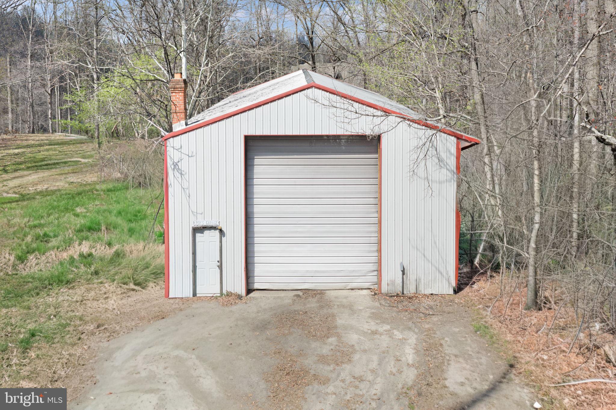 NEAR CLIFTON - Residential