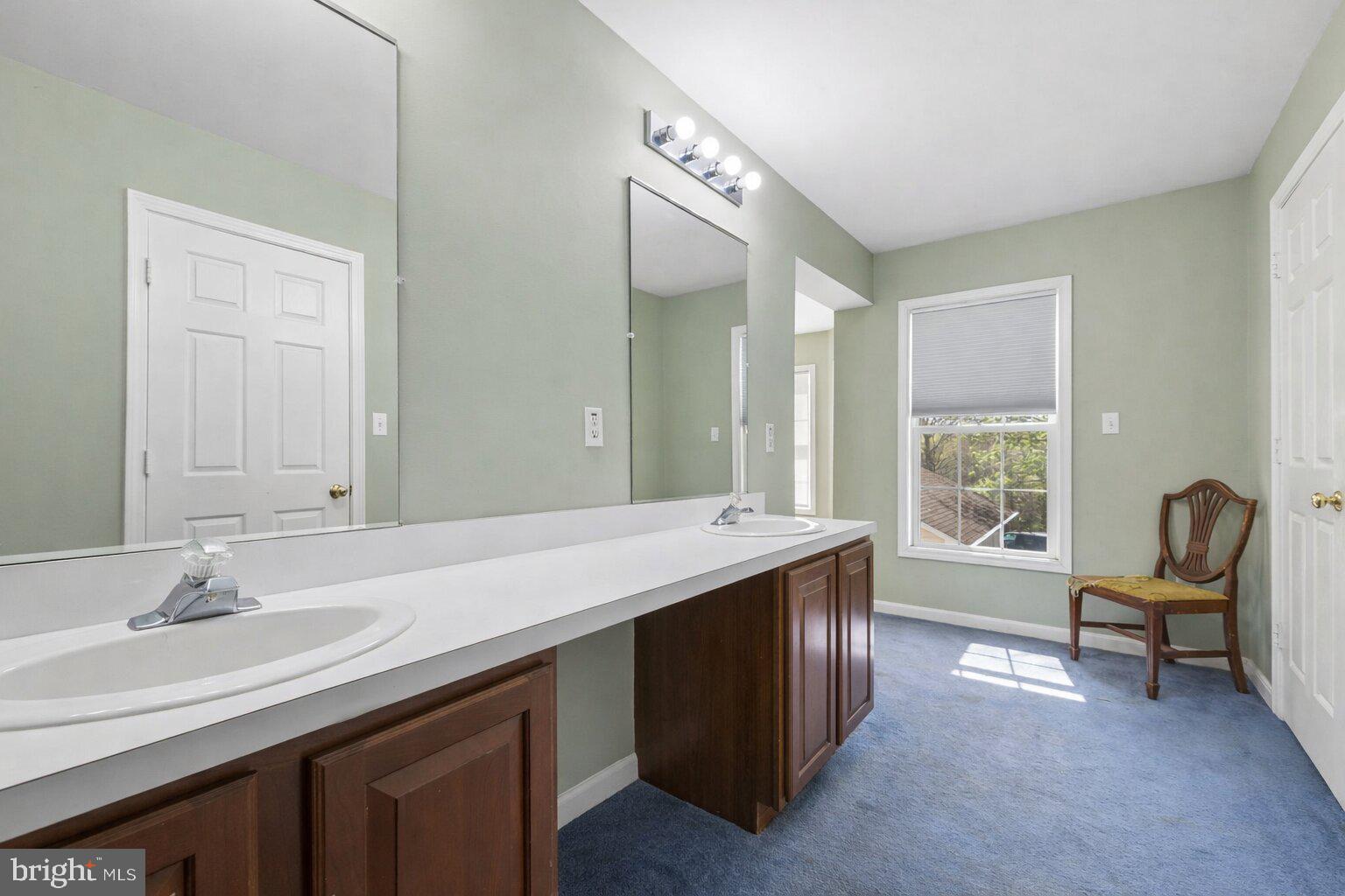 NEAR CLIFTON - Residential