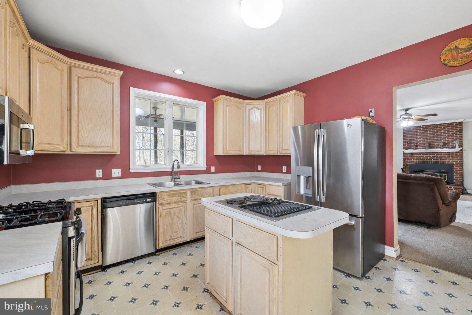 NEAR CLIFTON - Residential