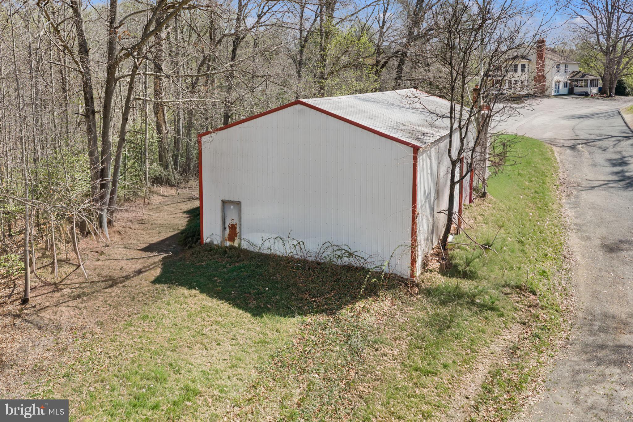 NEAR CLIFTON - Residential