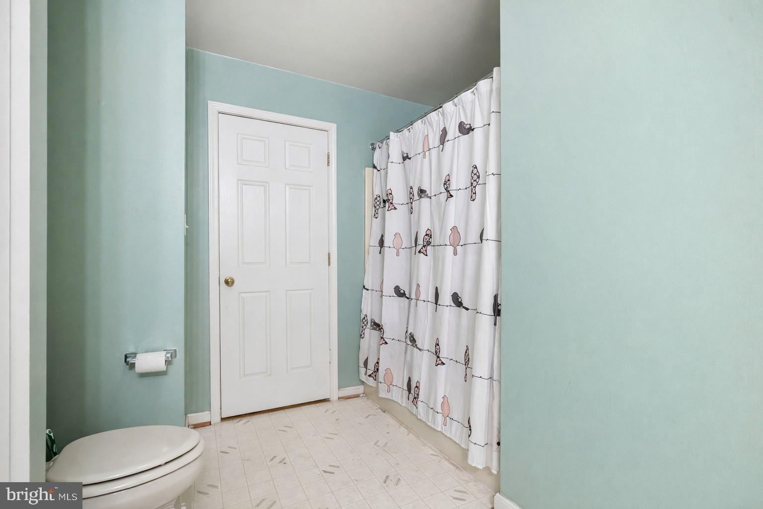 NEAR CLIFTON - Residential