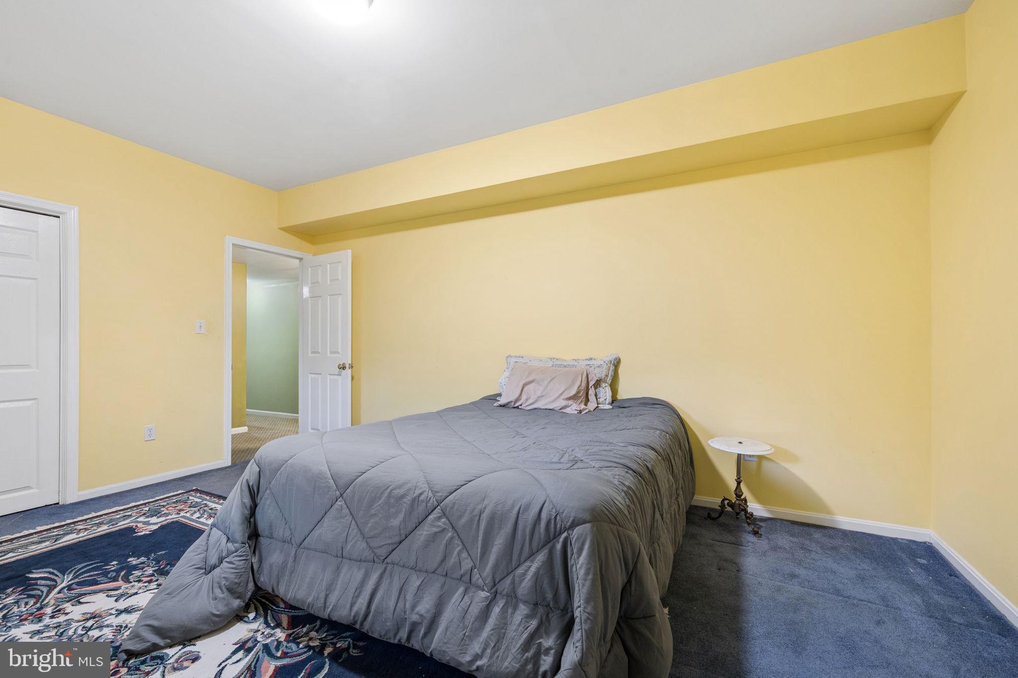 NEAR CLIFTON - Residential