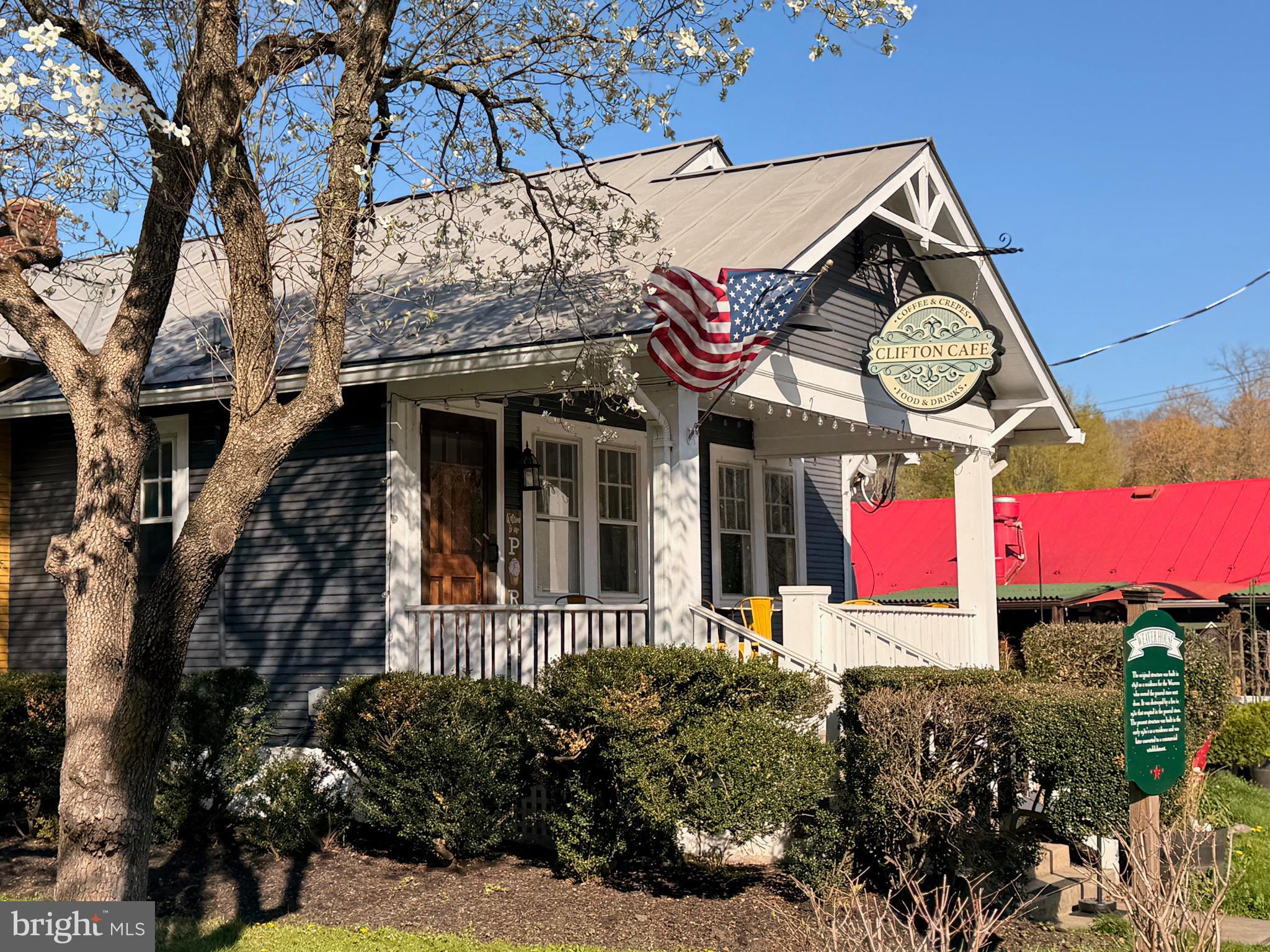 NEAR CLIFTON - Residential