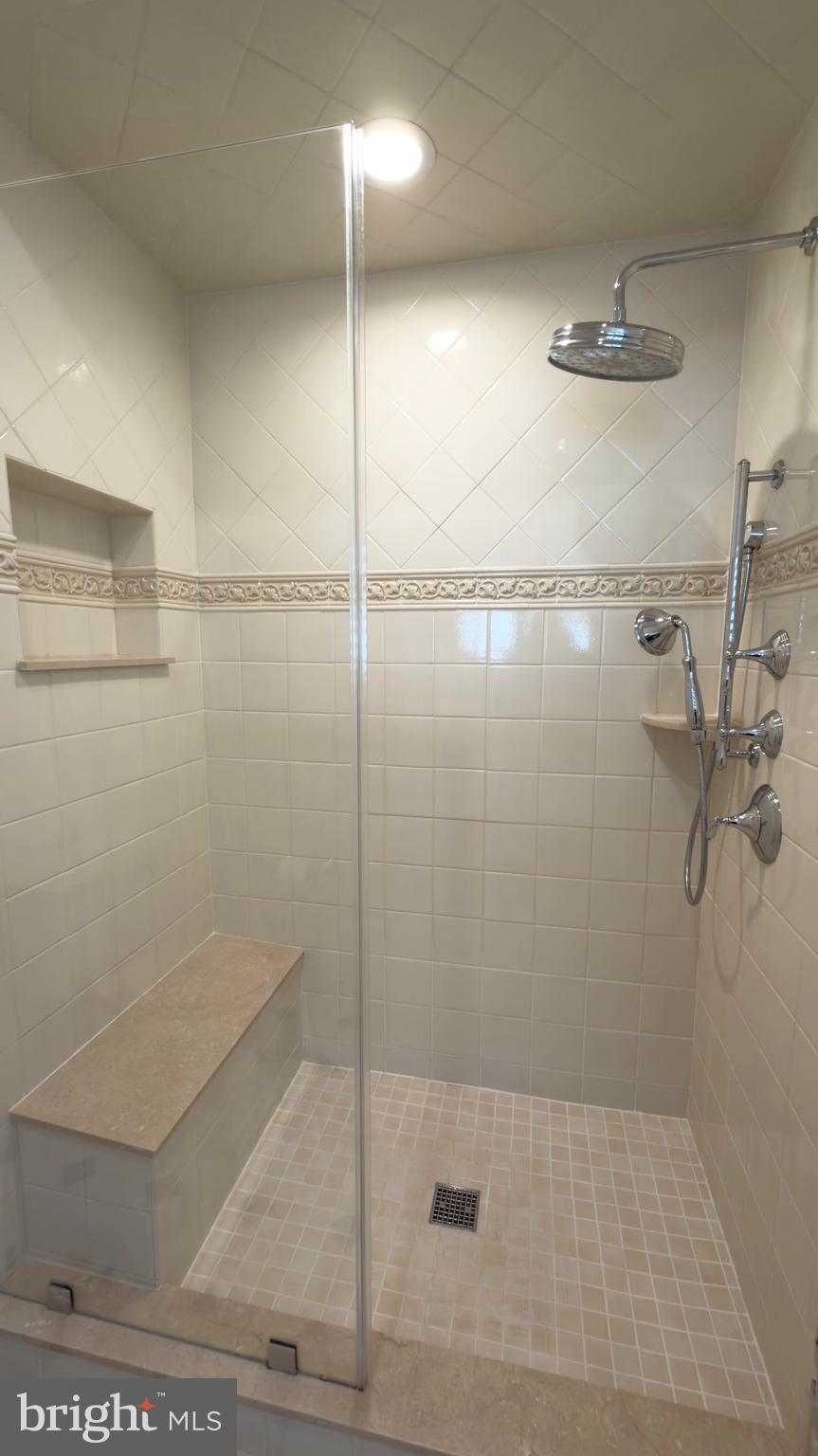 HALLOWING POINT RIVER ESTATES - Residential