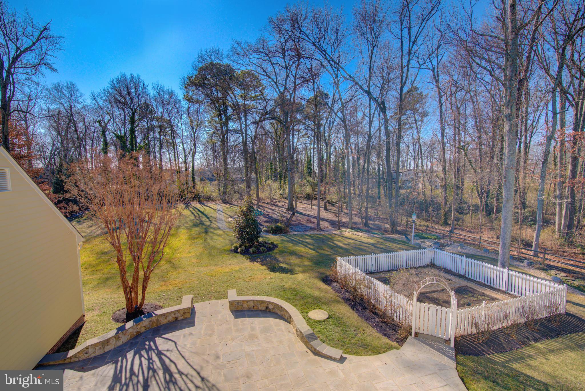 HALLOWING POINT RIVER ESTATES - Residential