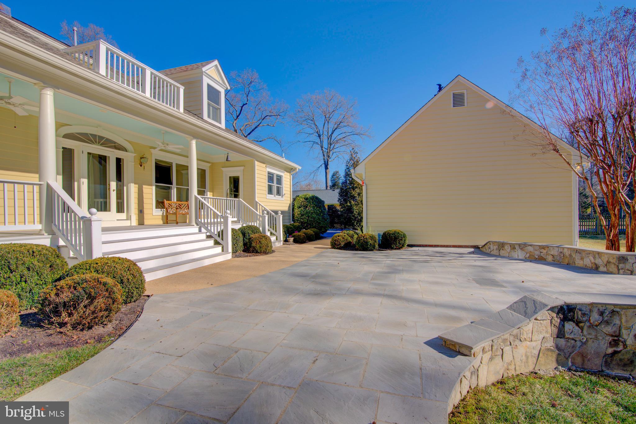 HALLOWING POINT RIVER ESTATES - Residential