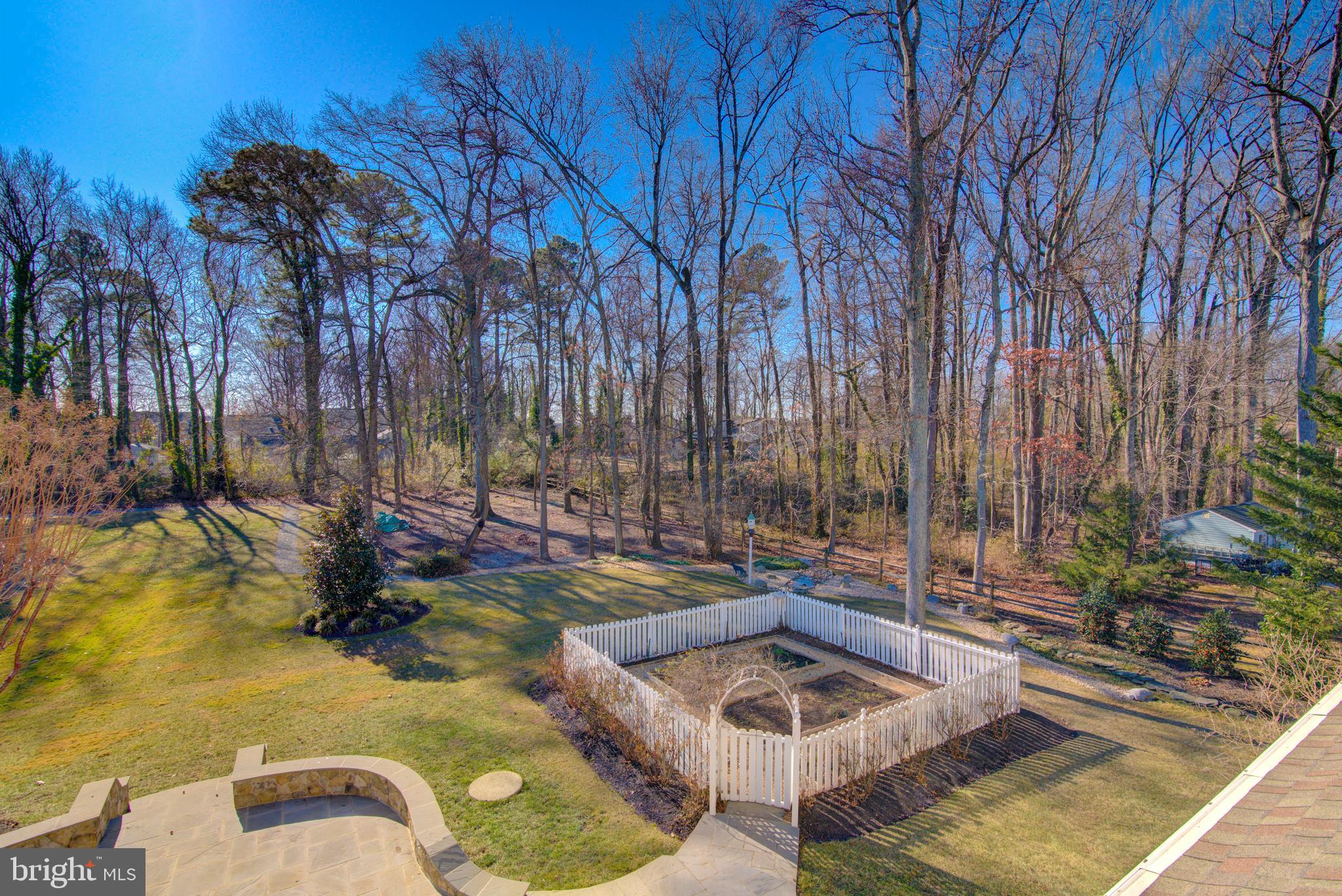 HALLOWING POINT RIVER ESTATES - Residential