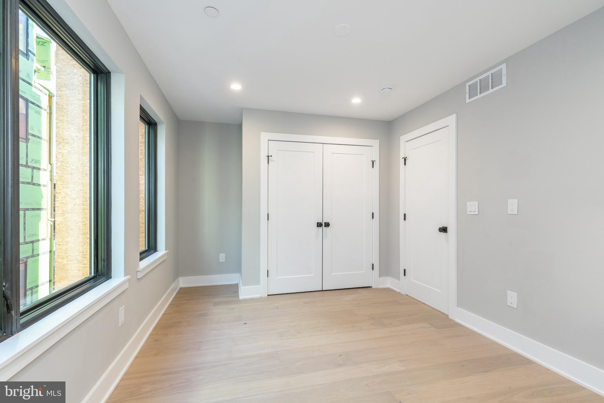 GRADUATE HOSPITAL - Residential