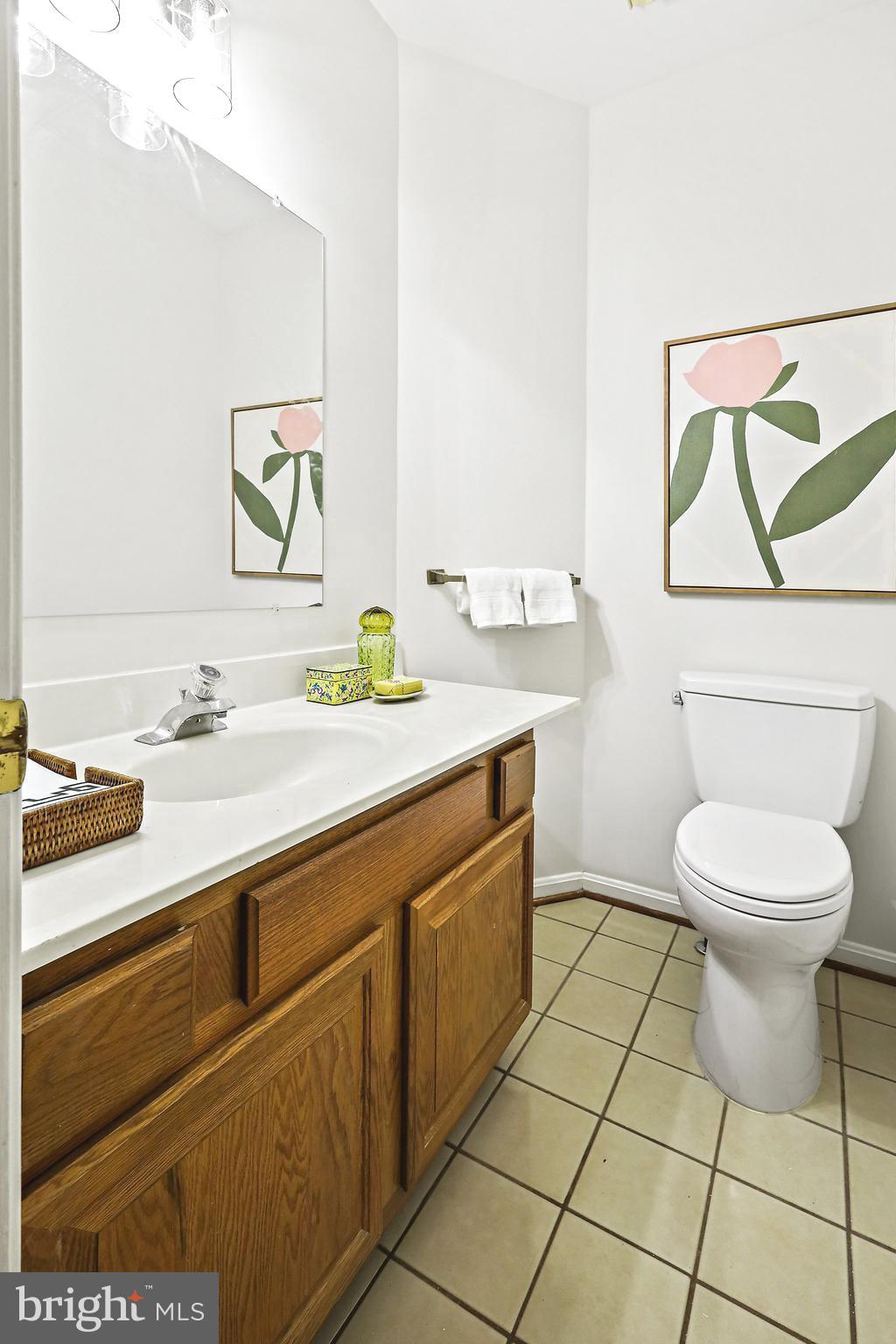 WILLIAMSBURG POND - Residential