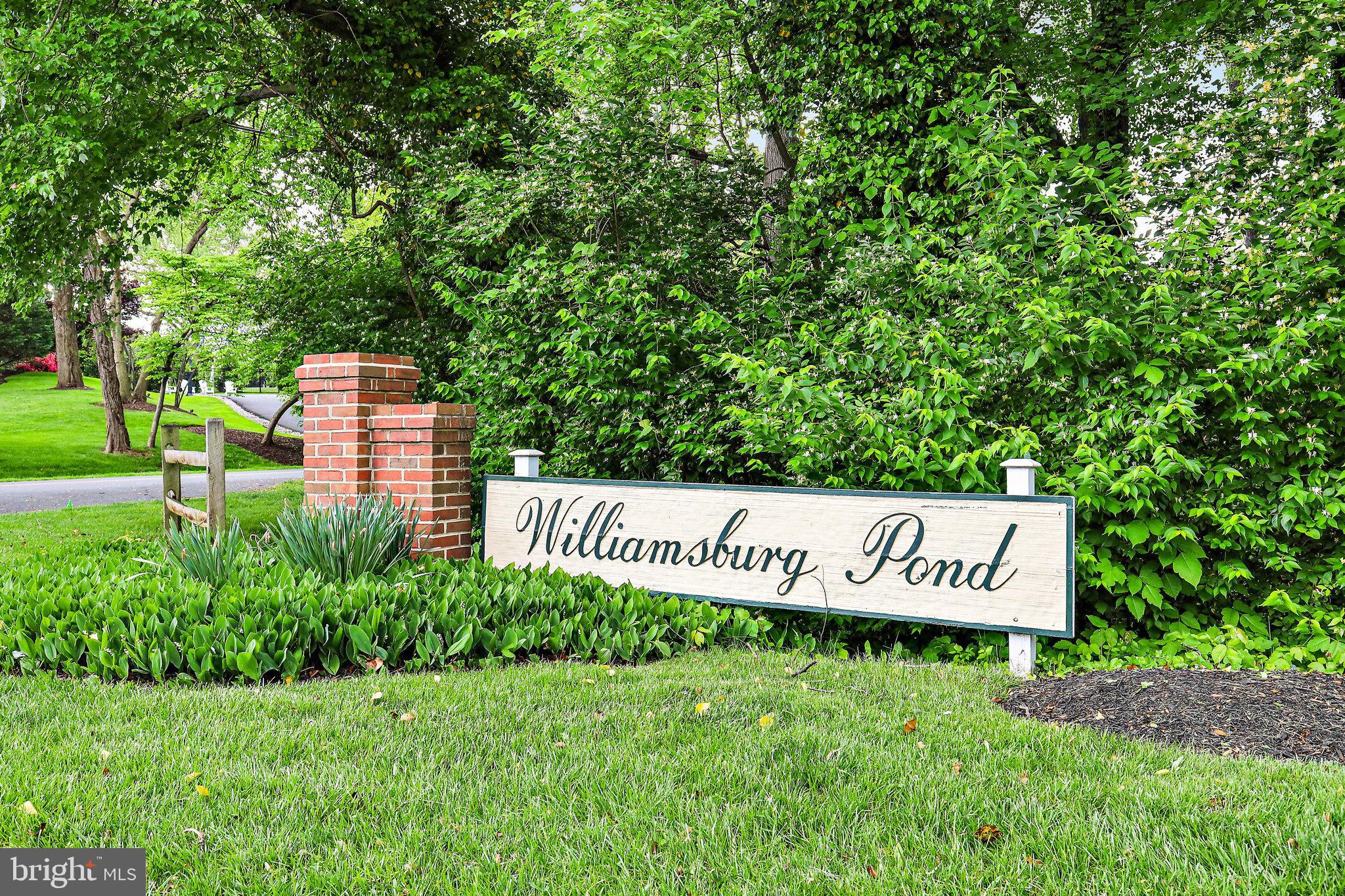 WILLIAMSBURG POND - Residential