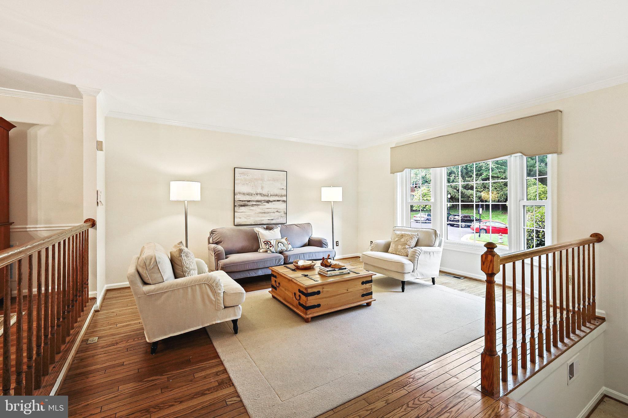 WILLIAMSBURG POND - Residential