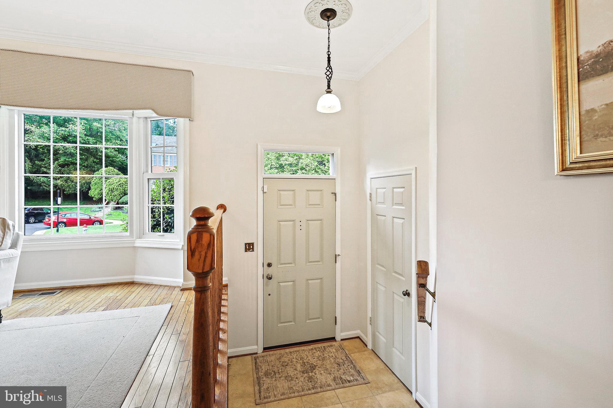 WILLIAMSBURG POND - Residential