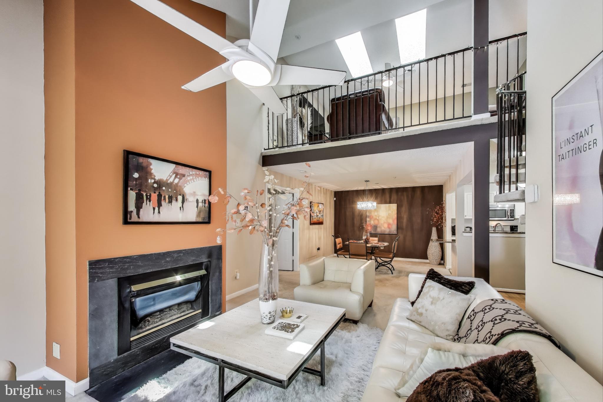 DECOVERLY - Residential Lease