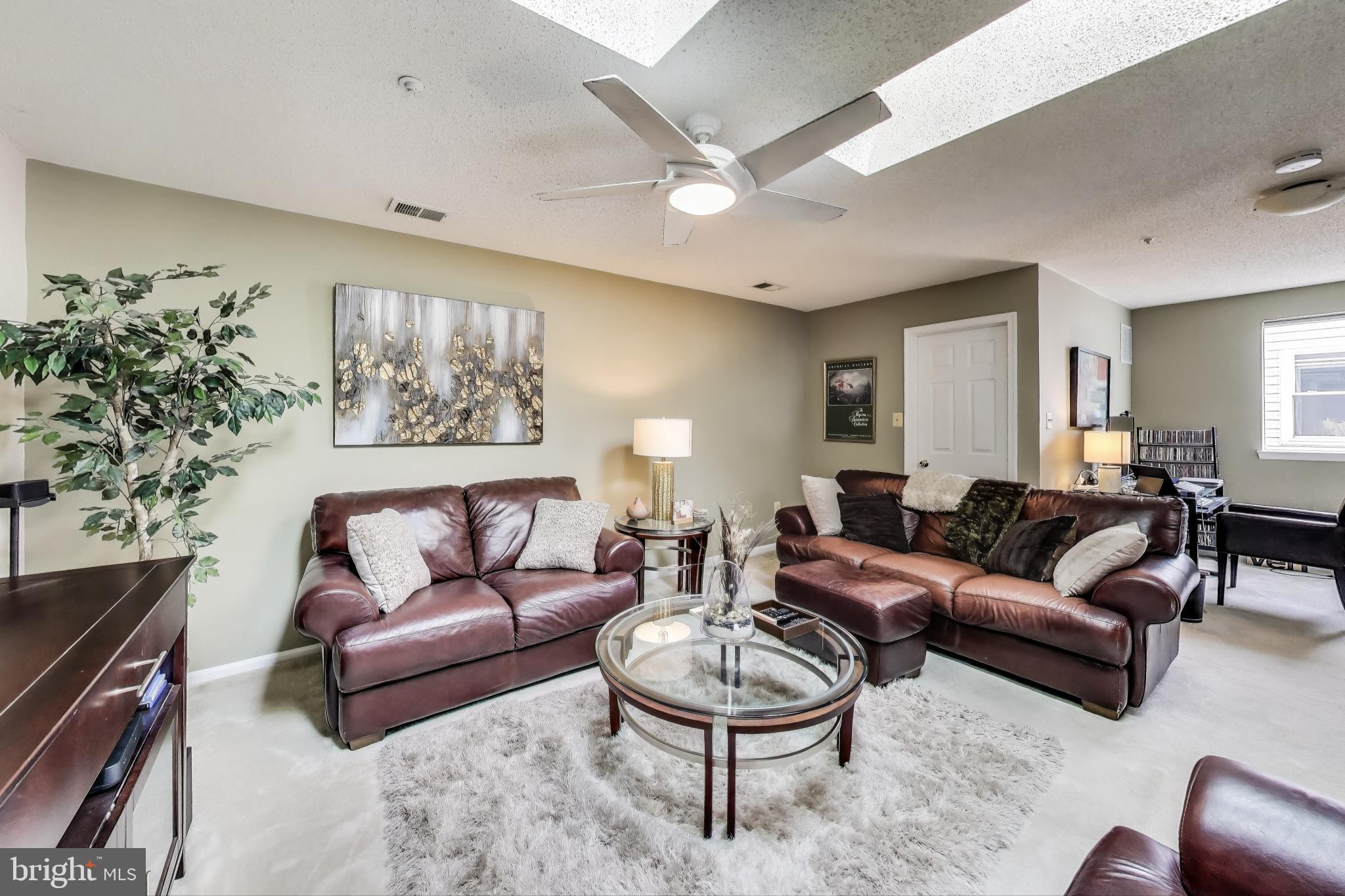 DECOVERLY - Residential Lease