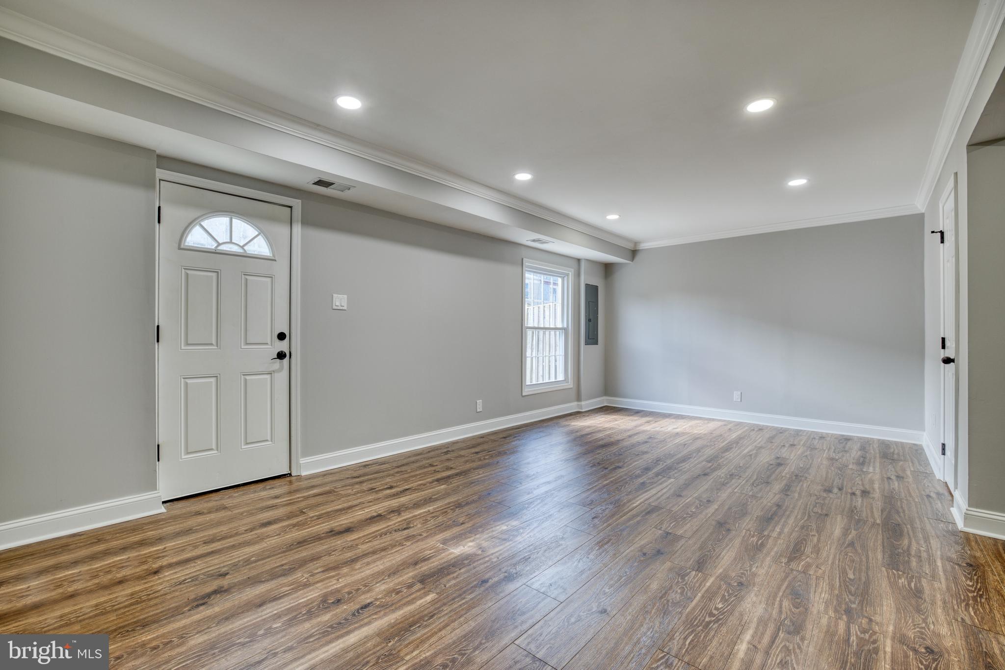 PINEWOOD HILL - Residential