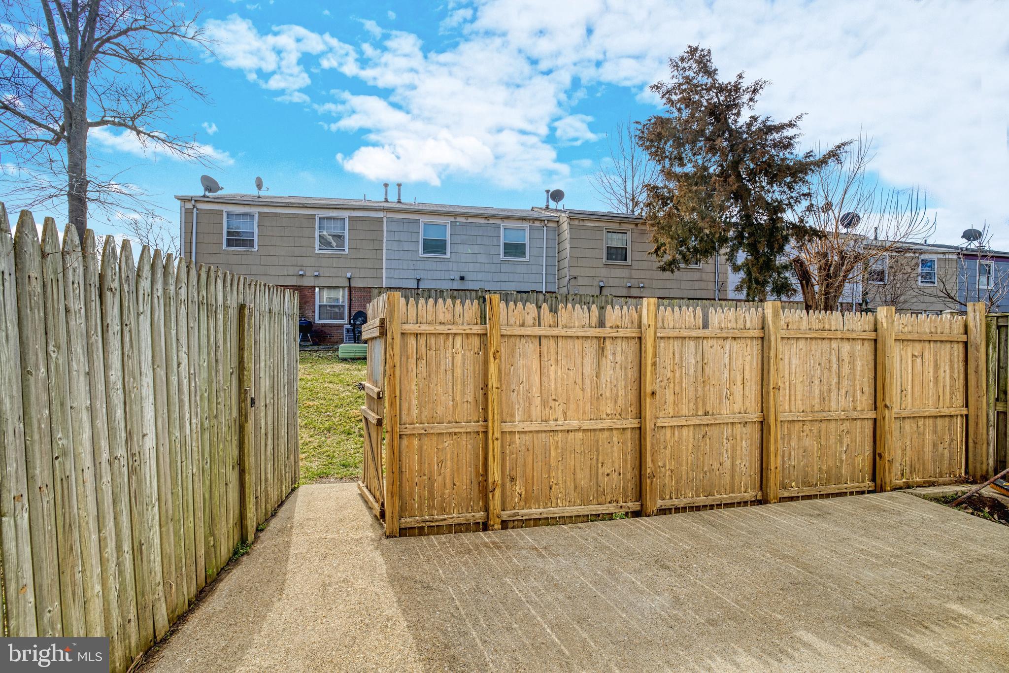 PINEWOOD HILL - Residential