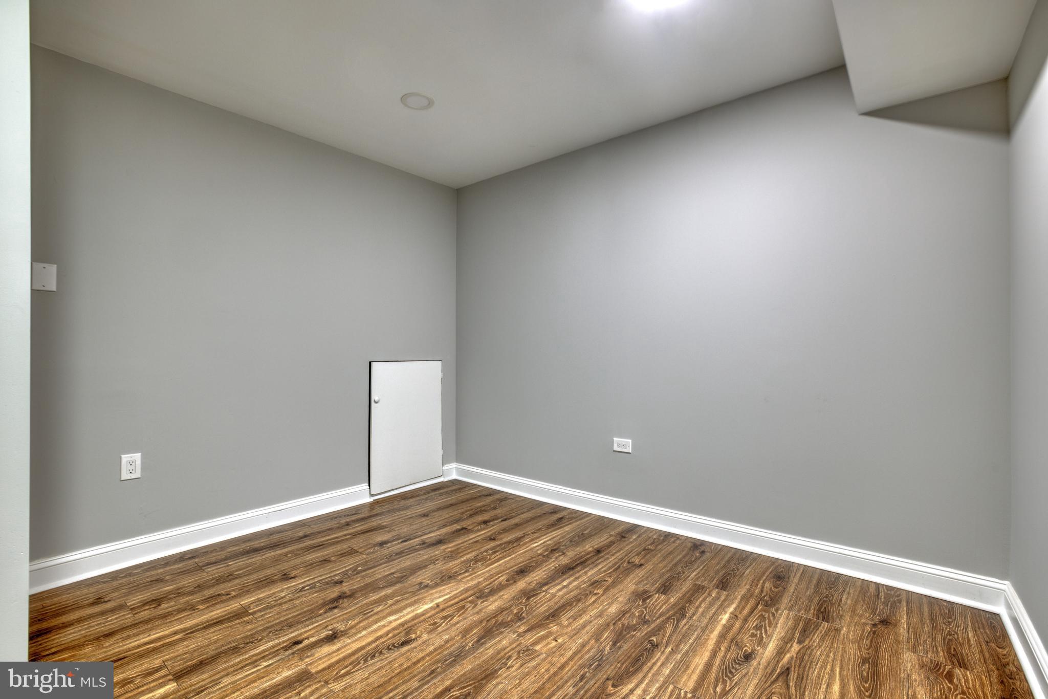 PINEWOOD HILL - Residential