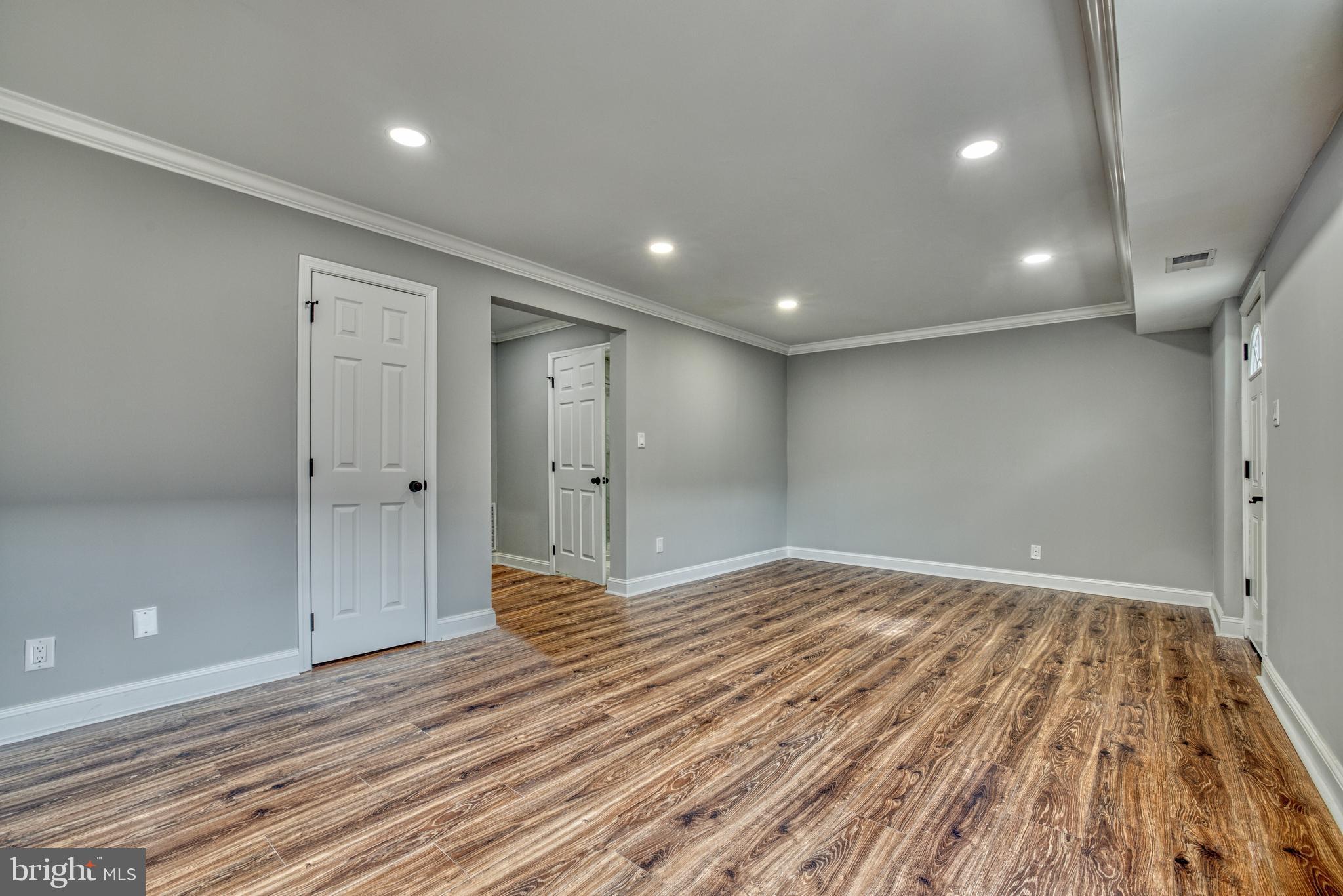 PINEWOOD HILL - Residential