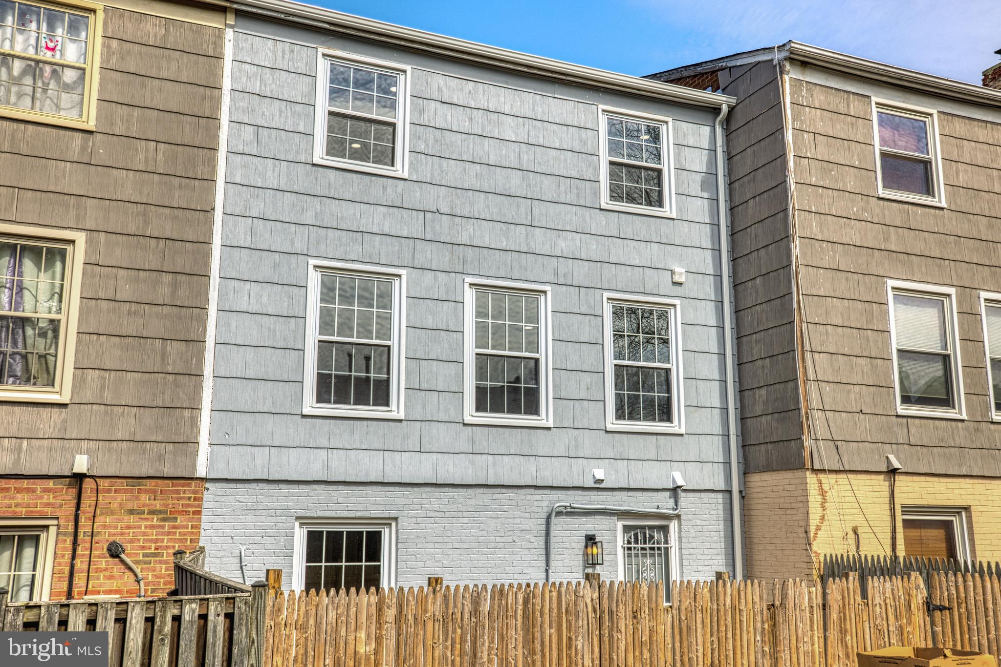 PINEWOOD HILL - Residential