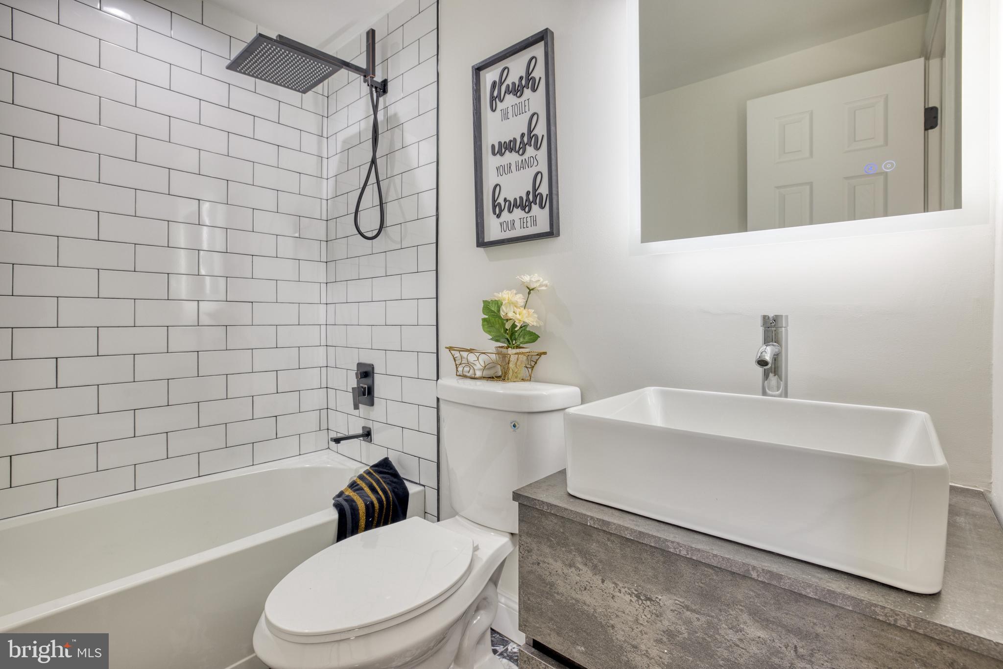 PINEWOOD HILL - Residential