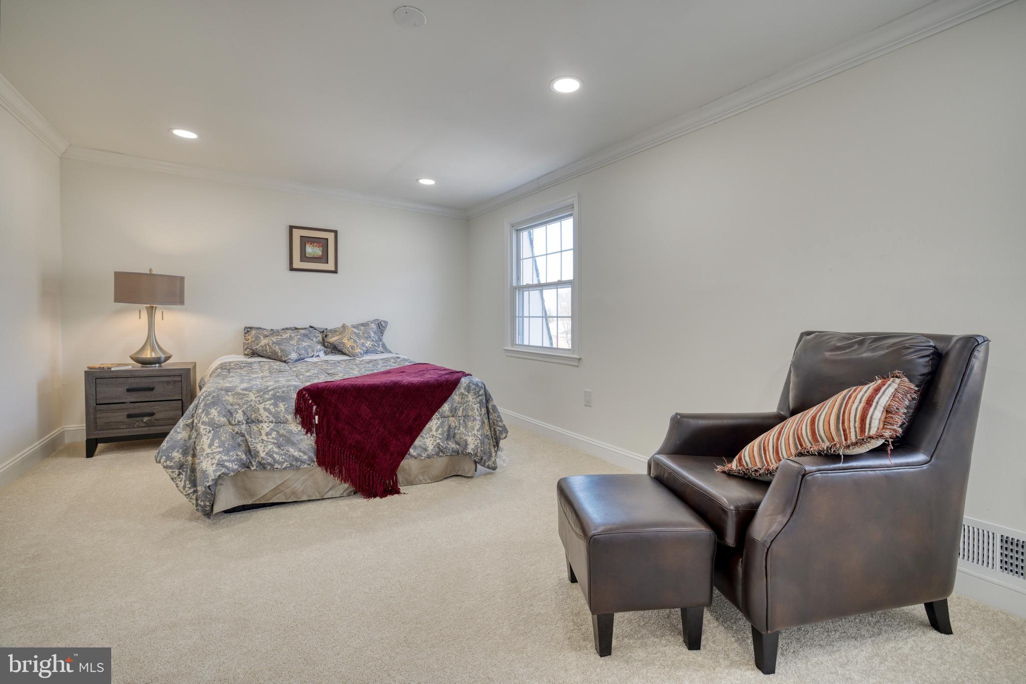 PINEWOOD HILL - Residential