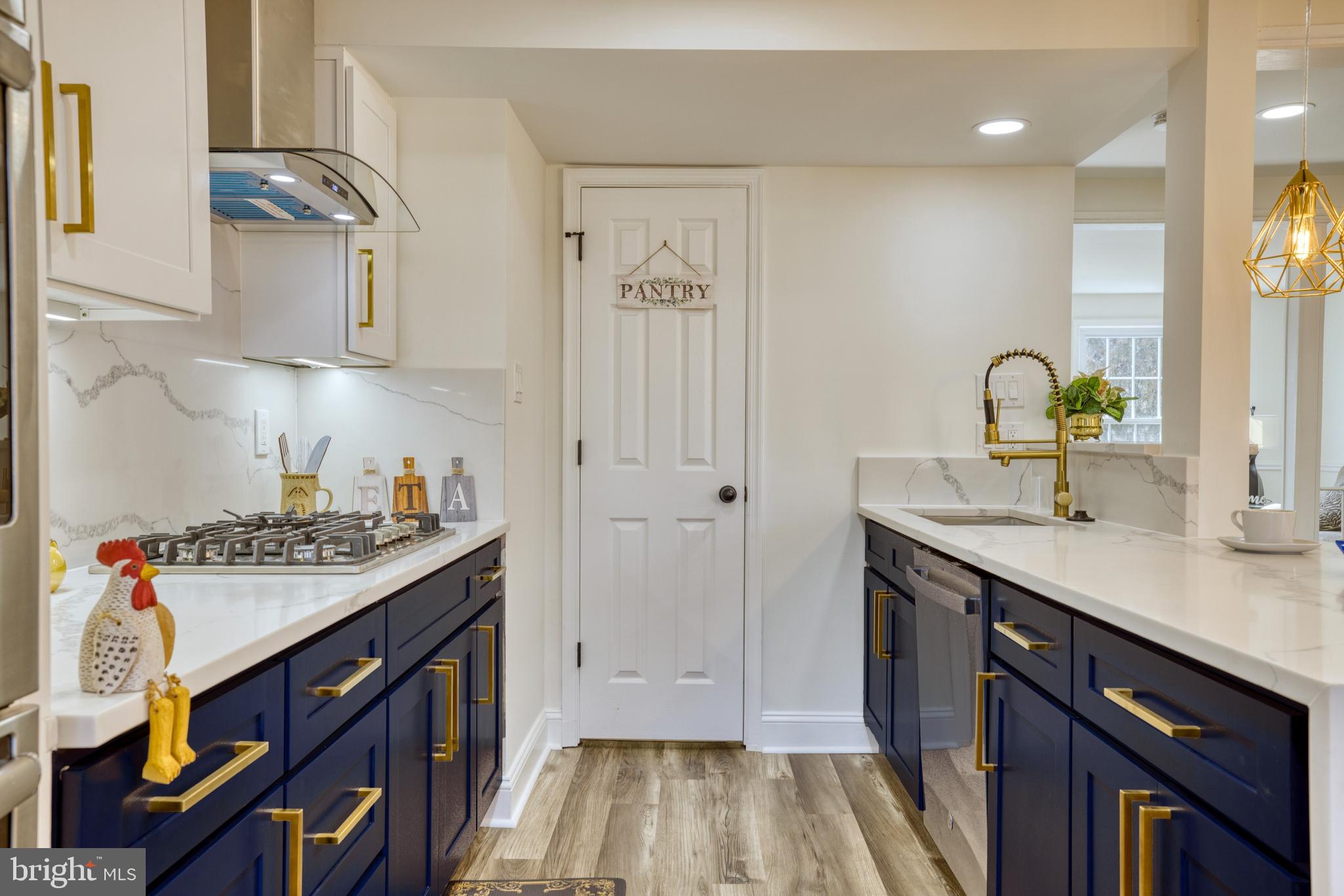 PINEWOOD HILL - Residential