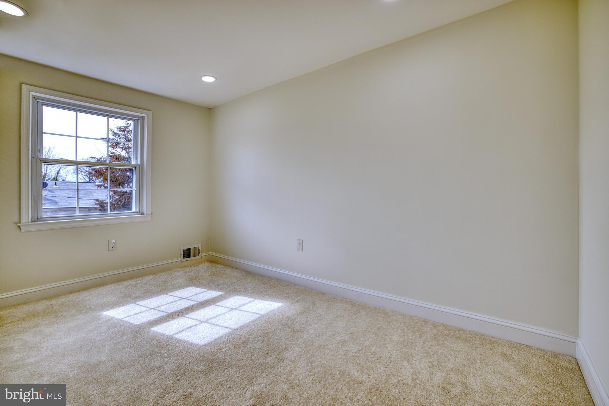 PINEWOOD HILL - Residential