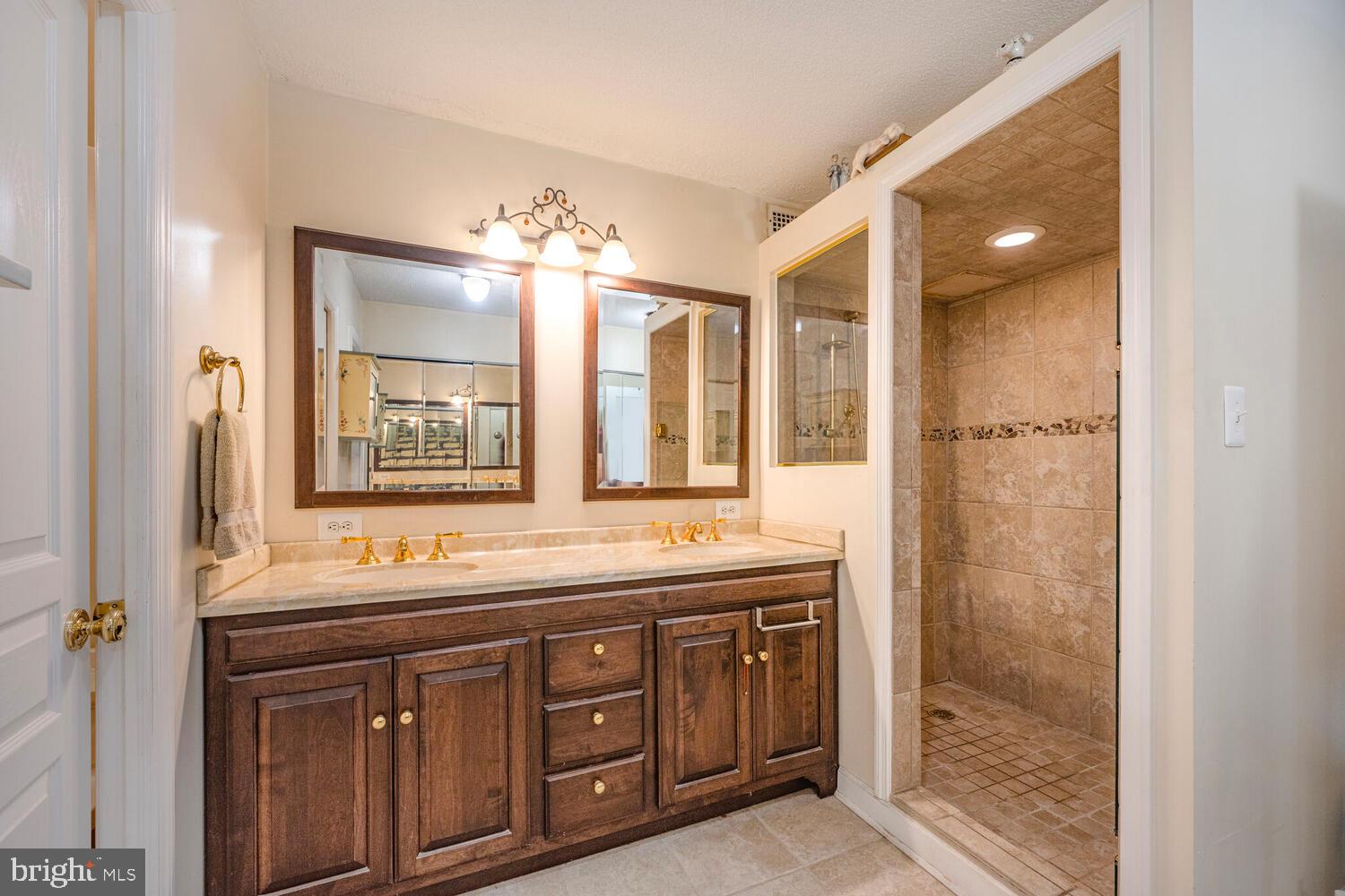 THE FORUM - Residential