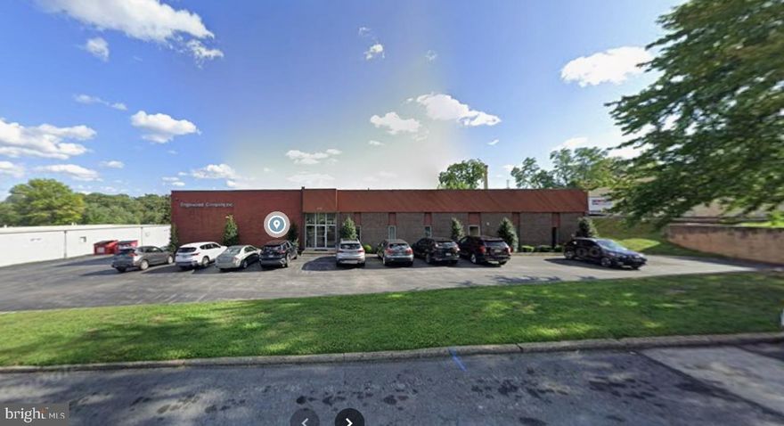 * Located in the Lawrence Park Industrial Center.
* 6,000 S/F heated warehouse with 18' ceiling height.
* Small offices in the warehouse that can be expanded. 
* Drive in door. 
* Just minutes from I-476, I-76, I-95, Route 3 and Route 1. 
* Tenant is responsible for rental insurance, phone and internet.