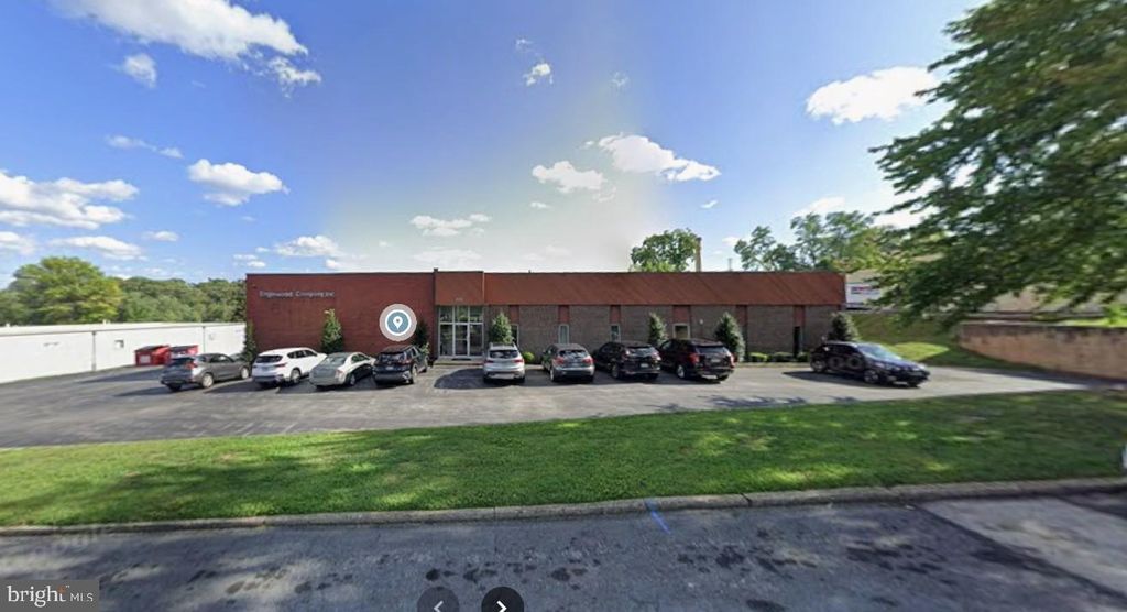 Photo of 533 Abbott Drive, BROOMALL, PA 19008 (MLS # PADE2107690)