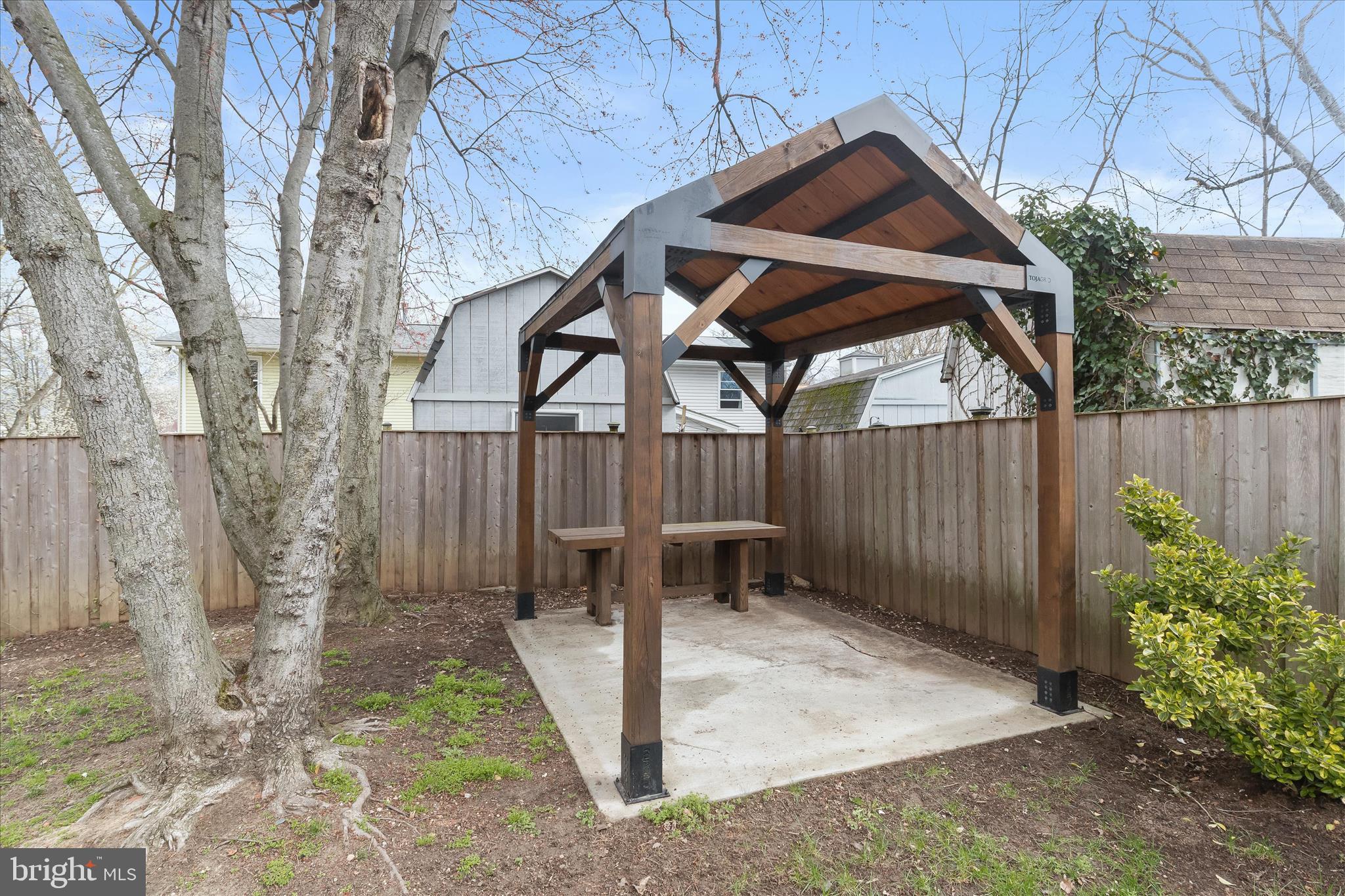 MAPLE RIDGE - Residential