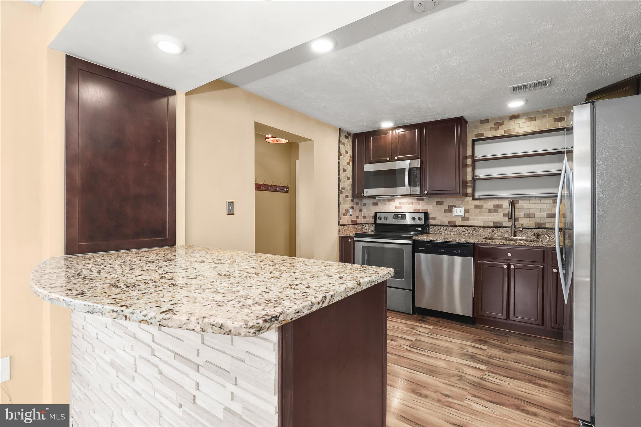 MAPLE RIDGE - Residential