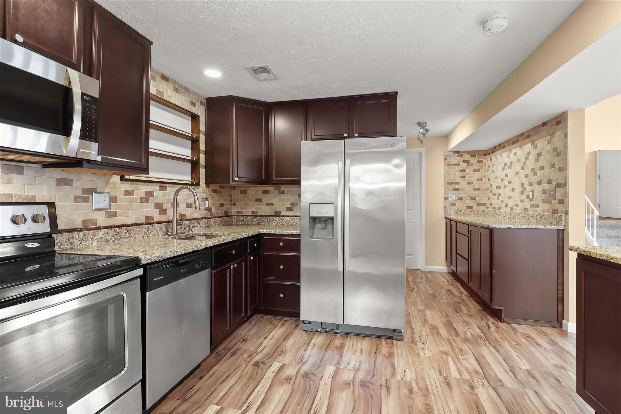 MAPLE RIDGE - Residential