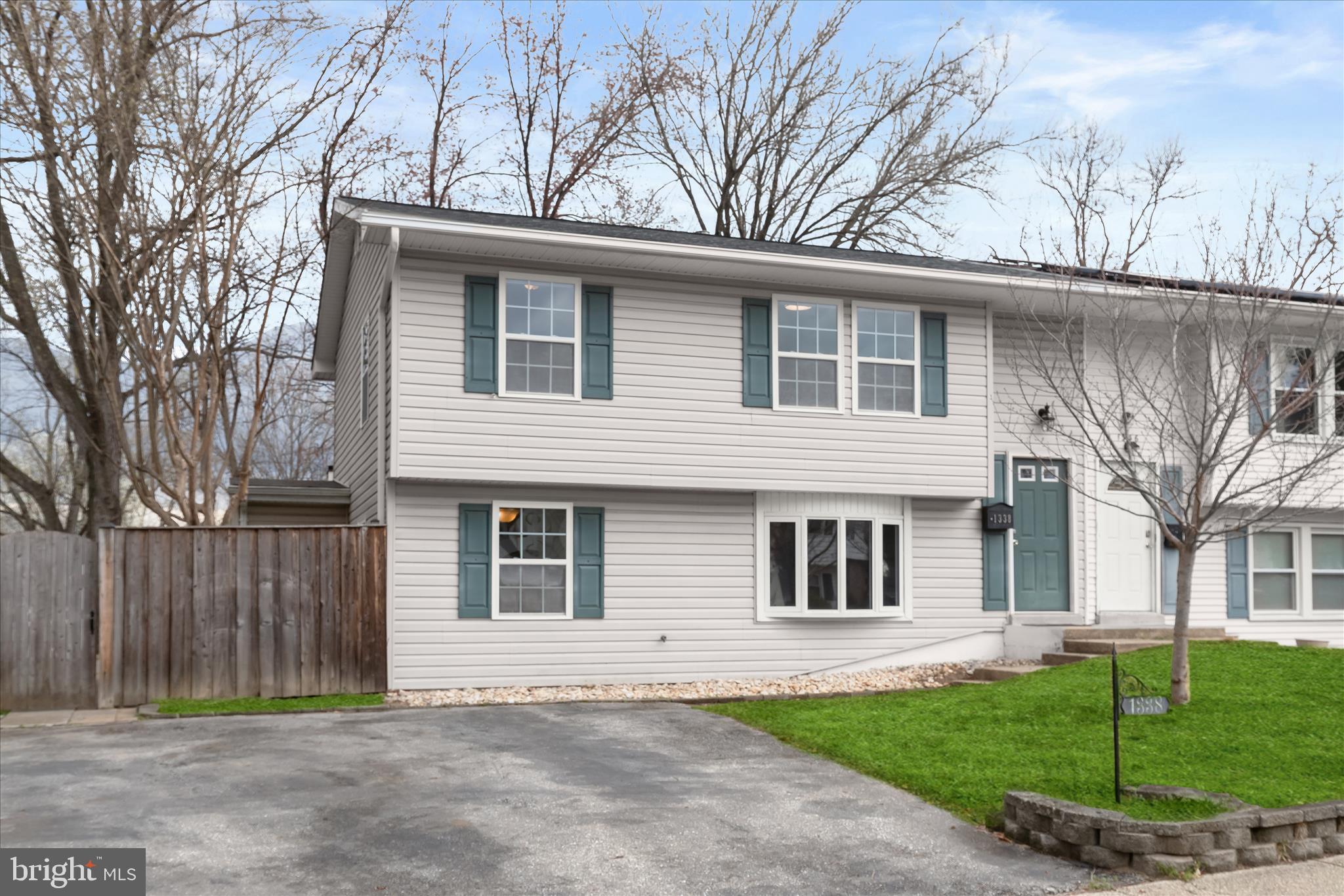 MAPLE RIDGE - Residential