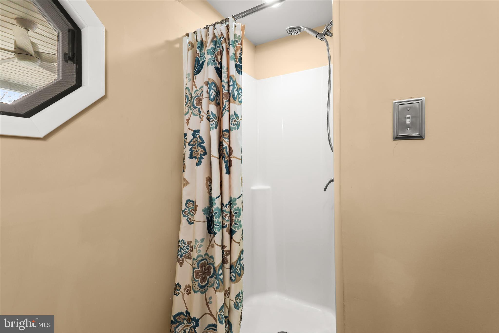 MAPLE RIDGE - Residential