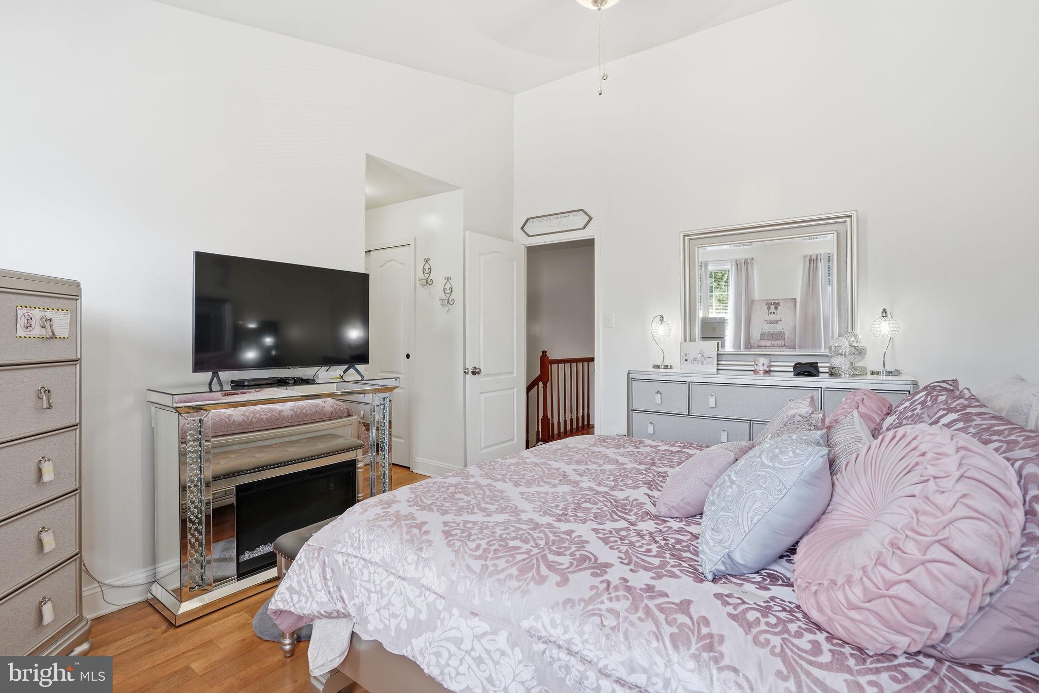 DAYBREAK ESTATES - Residential