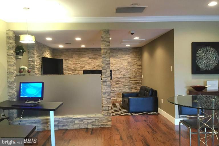 TWENTY-ONE - Residential Lease