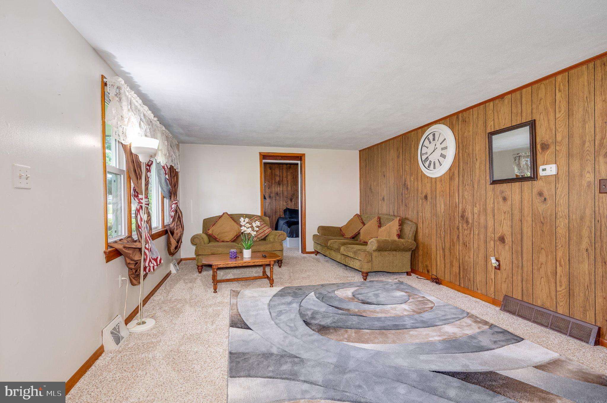 RUSSELL - Residential