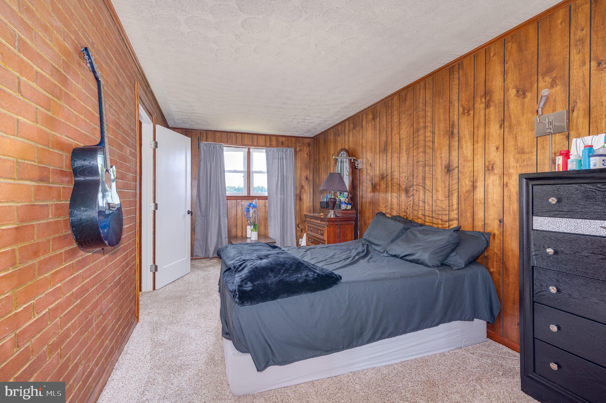 RUSSELL - Residential