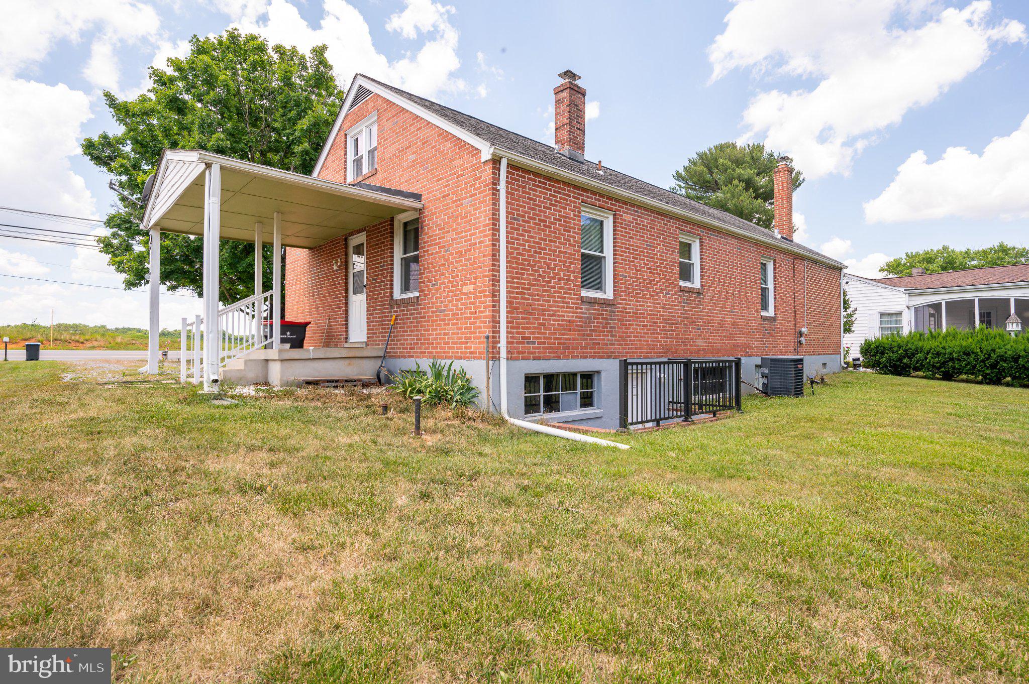 RUSSELL - Residential