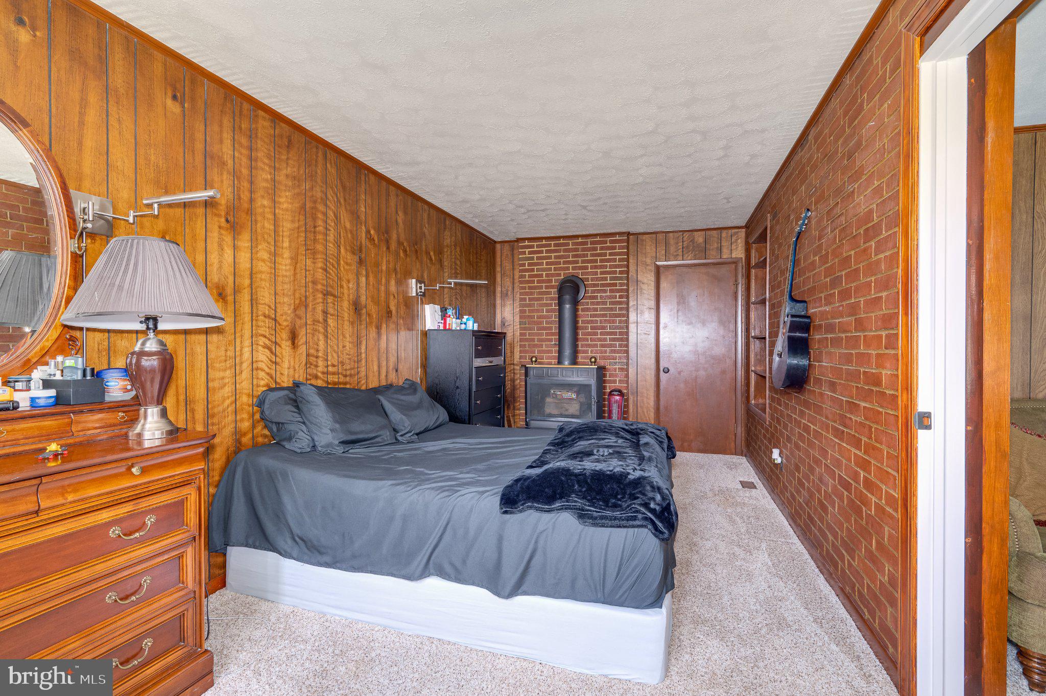 RUSSELL - Residential