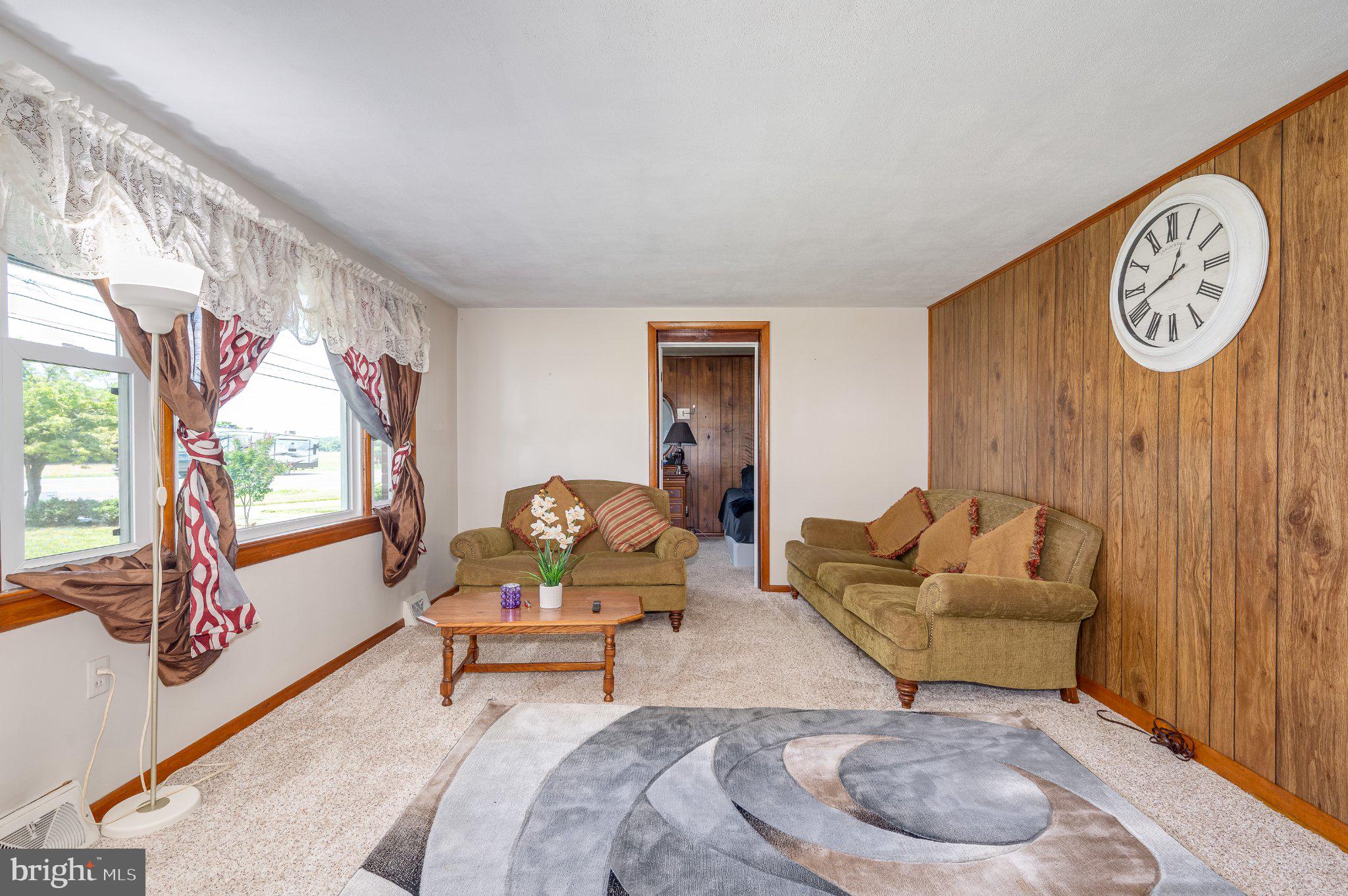 RUSSELL - Residential