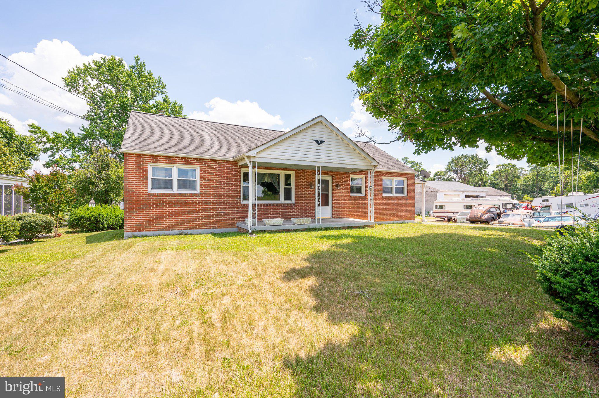 RUSSELL - Residential