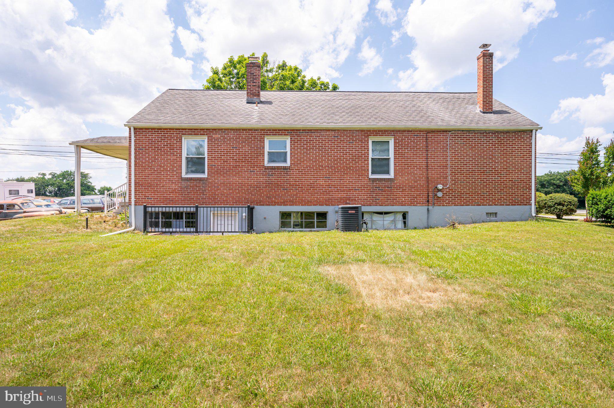 RUSSELL - Residential