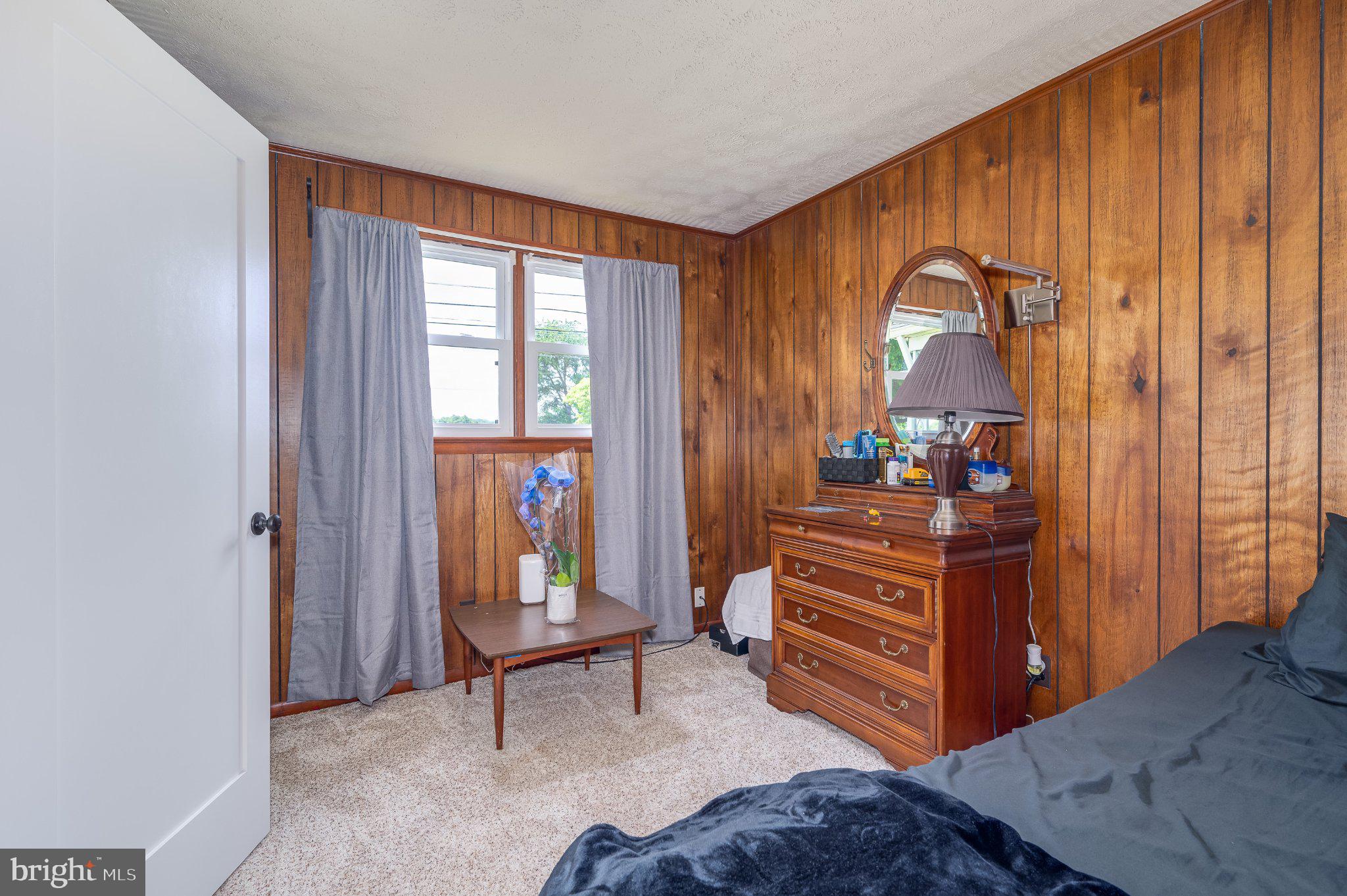 RUSSELL - Residential