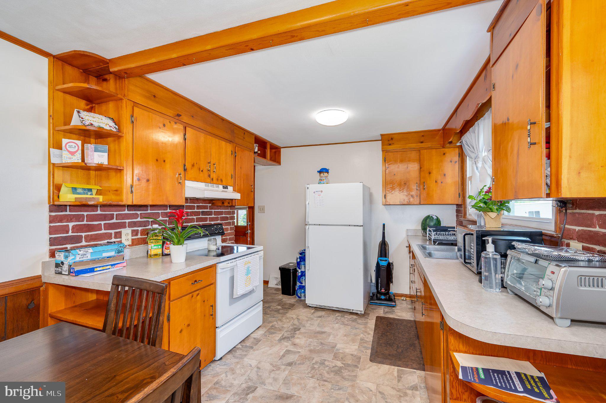 RUSSELL - Residential