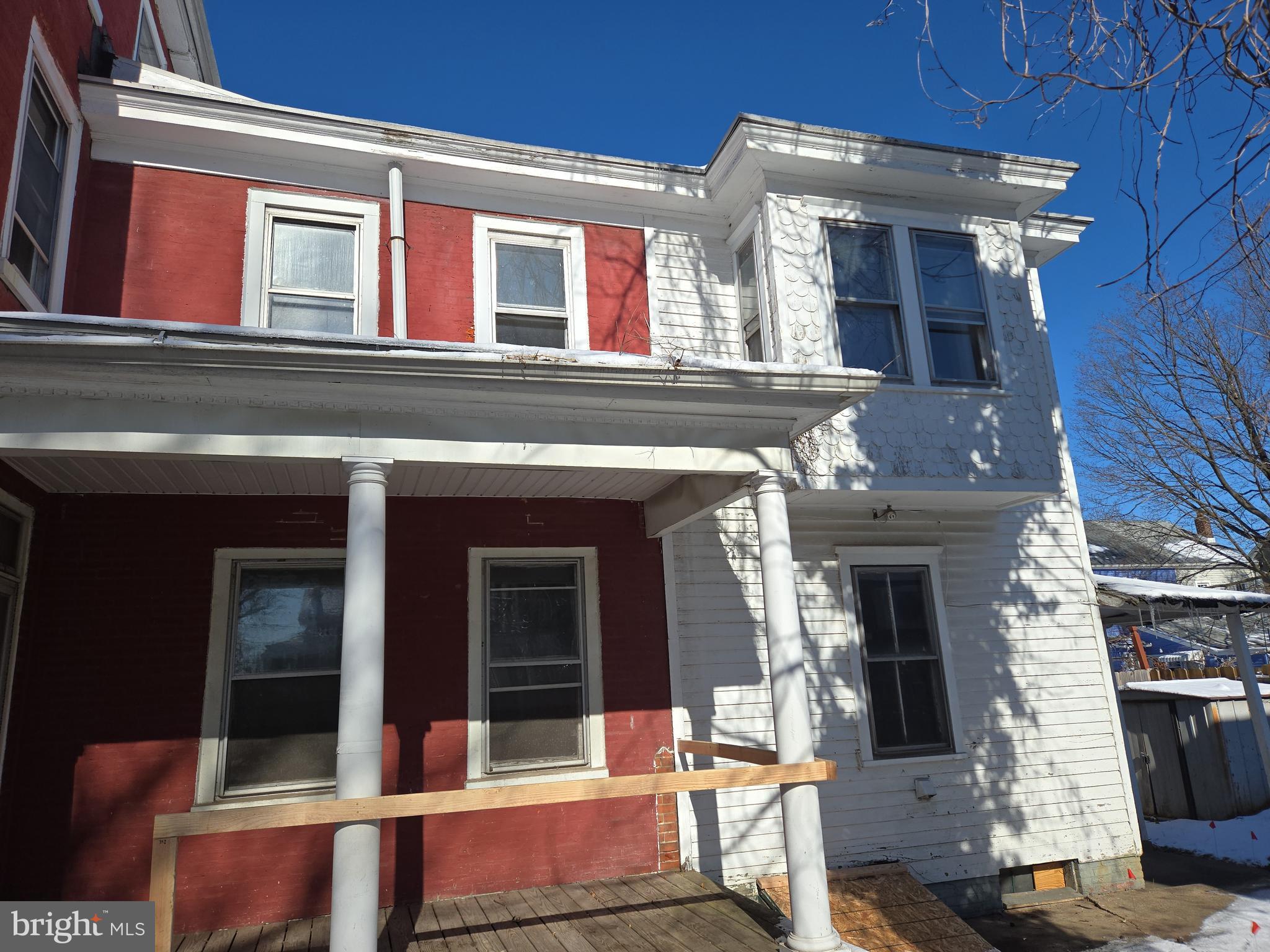 235 SAINT MARY STREET